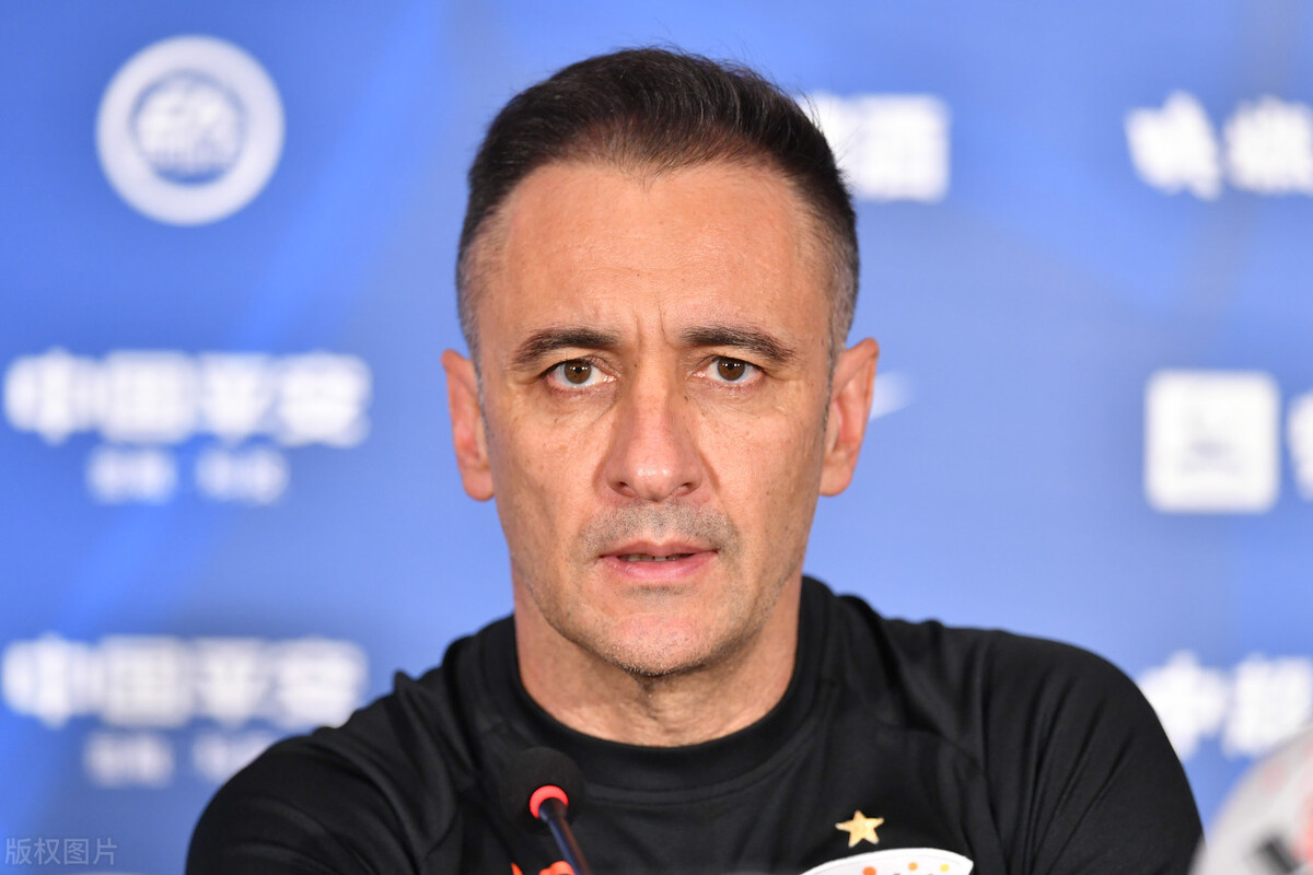 上海上港|恒大、国安已经做出决定，上港迎夺首冠良机，佩雷拉或带队创历史