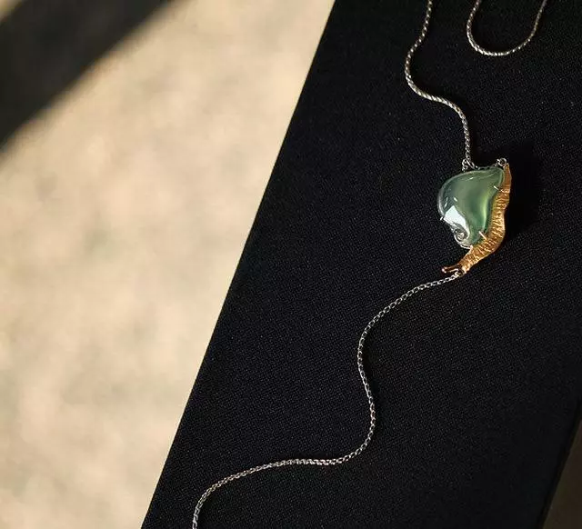 翡翠|翡翠边角料加上绝佳的创意，效果超乎想象