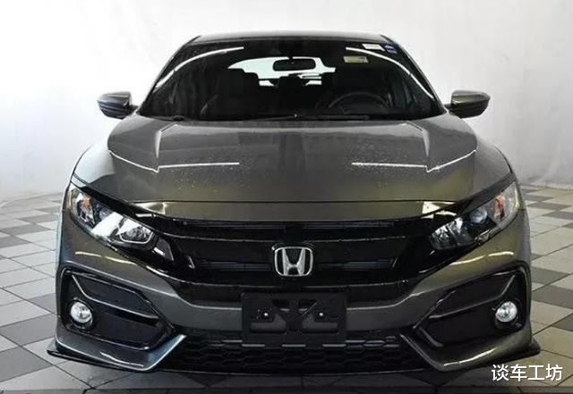 思域@思域两厢版实车曝光!外观战斗感爆棚,高尔夫压力大了