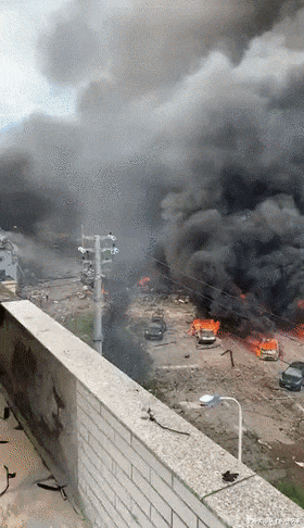 「温岭」G15高速温岭槽罐车爆炸,炸飞汽车、摧毁房屋,为何威力那么大?