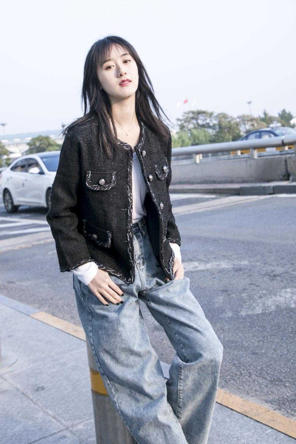 穿衣搭配|张钧甯的黑丝造型太惊艳，配小香风外套+短裤，短发仍然是万人迷