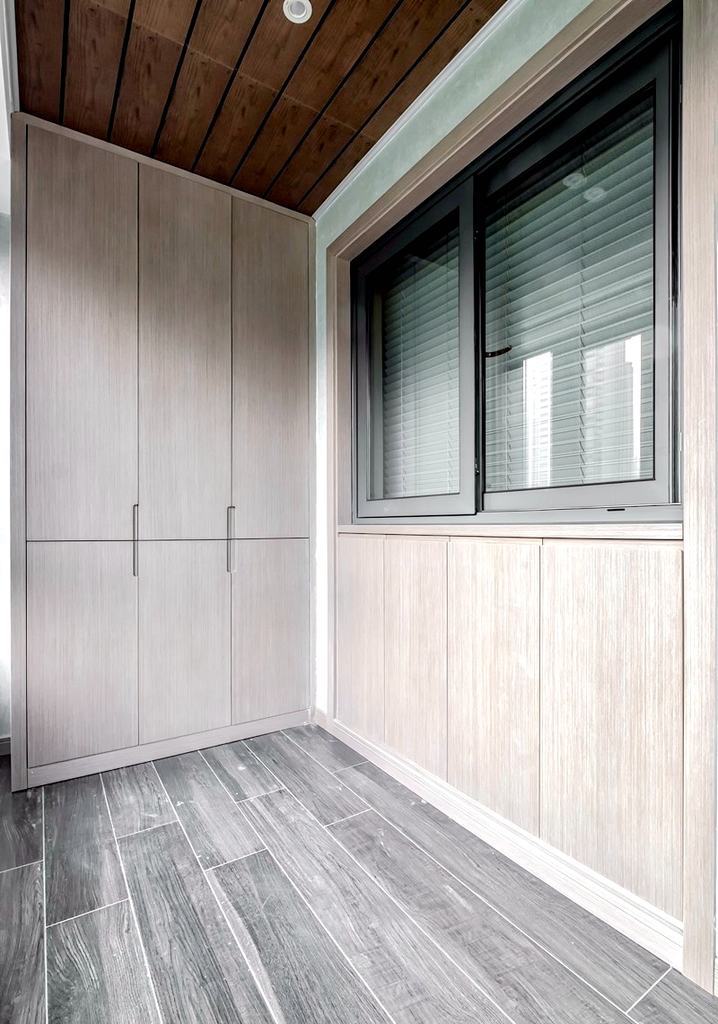 ▲125平三室两厅轻奢风案例，金属门质感与隐形式开槽拉手，超实用