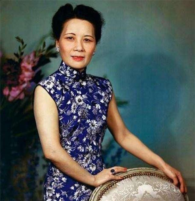 宋美龄|宋美龄前往美国求援助，是靠什么争取到美援的？