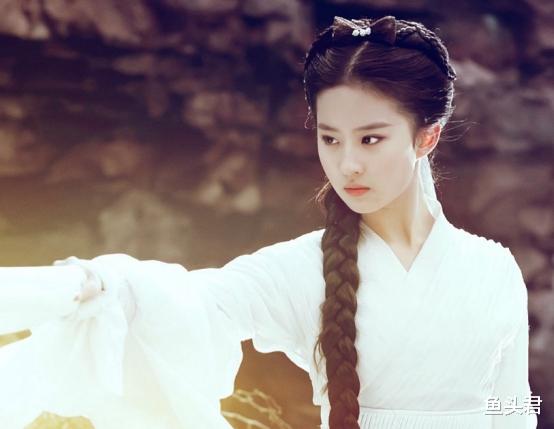 刘亦菲：她是刘亦菲的妈妈，为女儿放弃自己的事业，多年后为成龙客串电影