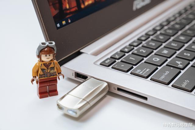 Windows|出行，带上随身Windows系统：aigo固态U盘 U395