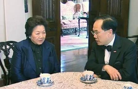 霍英东|霍英东原配才是真正的宫斗高手，扒一扒吕燕妮及其后代的家族地位