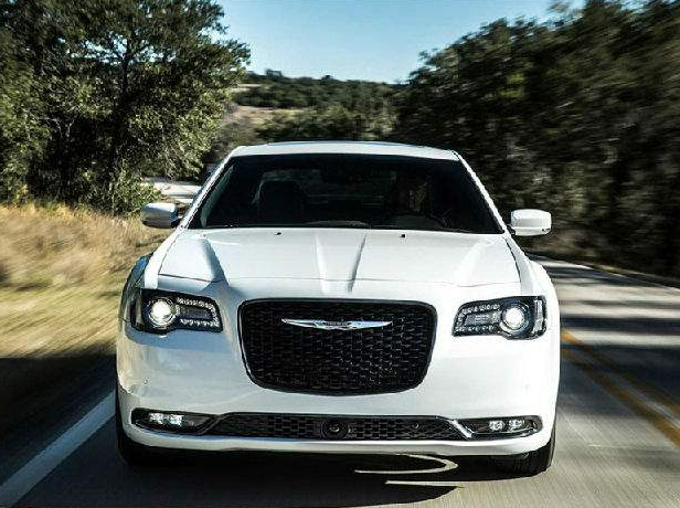 豪车▲“伪豪车”排行榜出炉，最后一款仅10万，却能开出100万的逼格