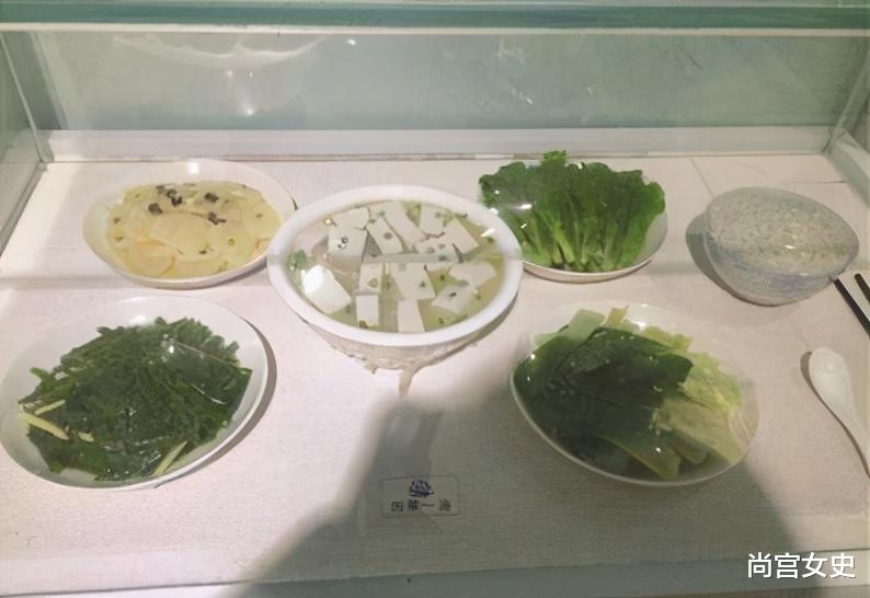 |朱元璋请客吃饭，群臣都很高兴，刘伯温看到菜后知道大家必死