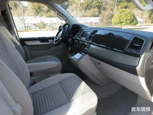 「房车」国内十分少见的大众升顶房车，上下两张床能住4人，带4驱油耗10L