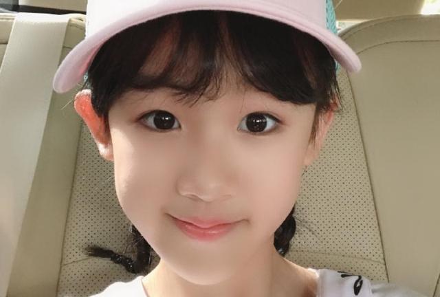 穿帮镜头■黄忆慈的妹妹，修允菲的妹妹，看到她的妹妹：坐等原地出道！