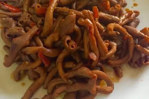 猪肉@30串10元的鸭肠，为啥这么便宜？老板透露其中奥秘，你以后还买吗