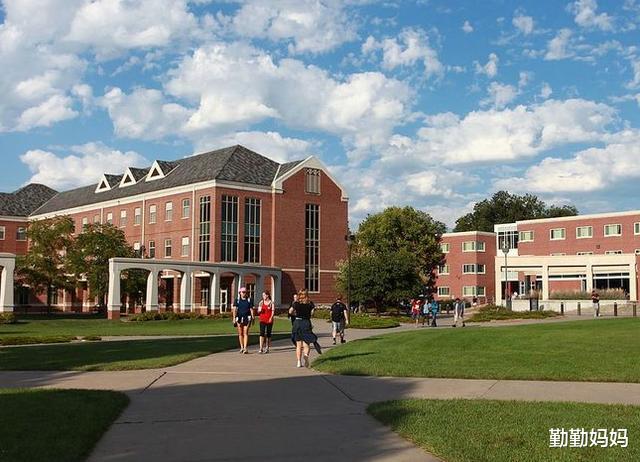 【】大学里“虚有其名”的4个专业，听起来很高端，实则并没用