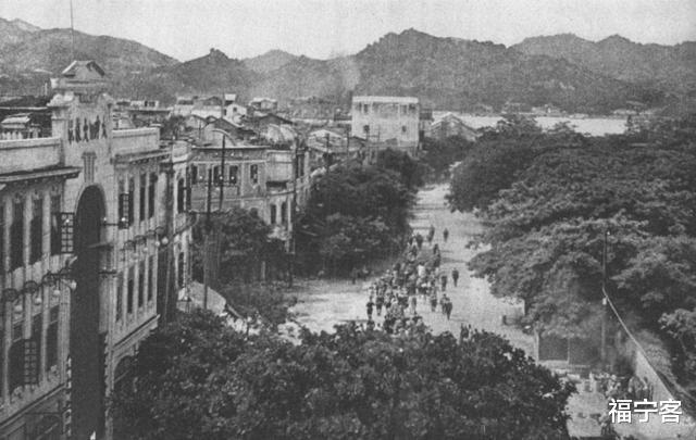 日寇|妇女赤身裸体死于马路边上，1937年日寇在安徽某地屠杀后惨象