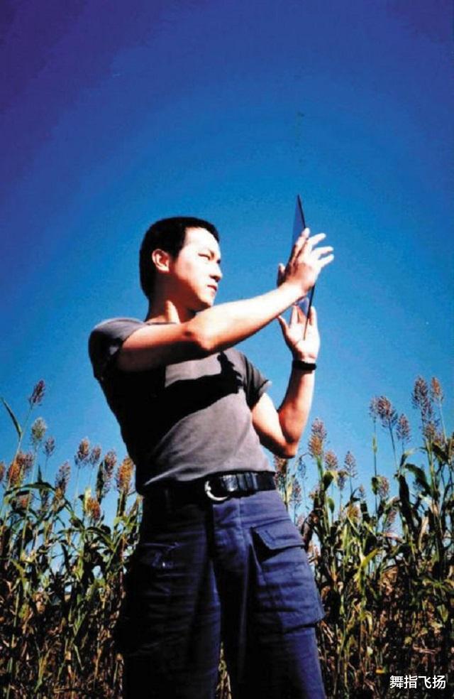 窦唯|窦唯巅峰无人能及，近三十年来，乐坛再也找不出与他比肩的歌手