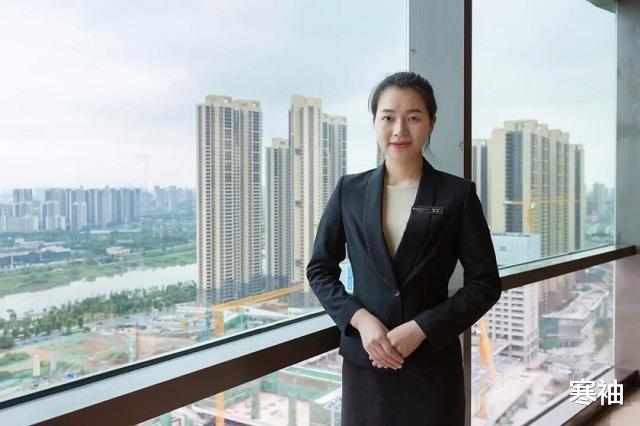 寒袖|她是“国宴级服务员”，3次为各国宴会服务，一般宴会都请不来！