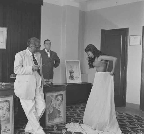 宝莱坞|印度导演面试旧照曝光：女明星确实漂亮，面试过程揭开宝莱坞黑暗