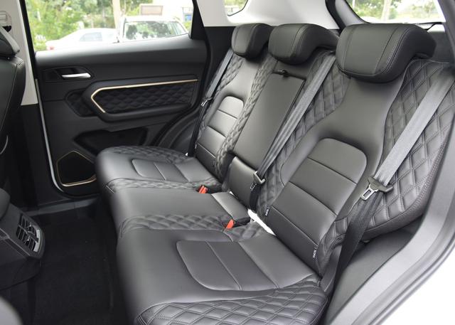 『哈弗H6』新哈佛H6装上“中国心”媲美荣放、CRV，强劲动力“剑指”同级车