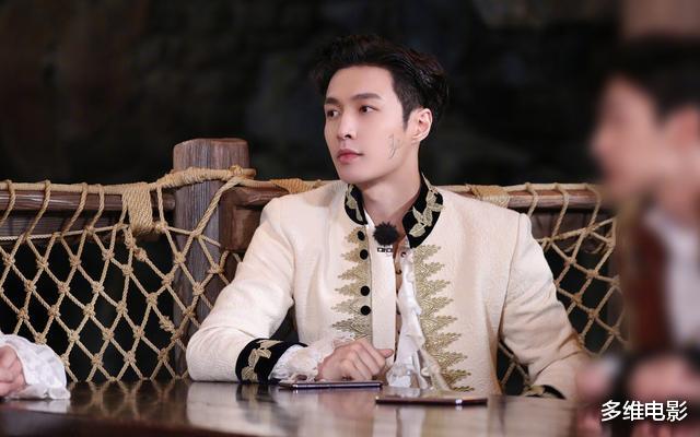 『张艺兴』张艺兴为何离开《极挑》？除了自身行程满，还有个原因跟邓伦有关