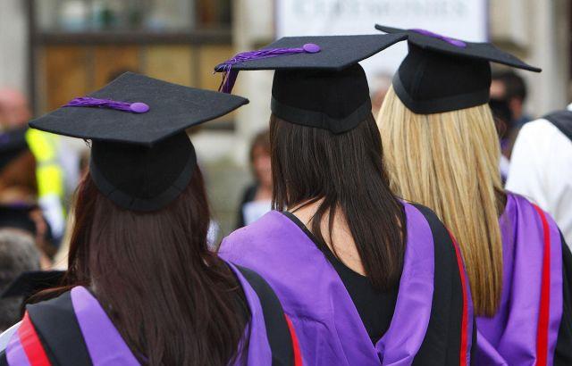 「清华大学」她让清华大学丢面子,父亲?因她被免职,造成的损失令人感叹