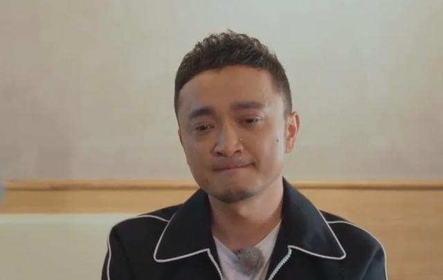 康辉:央视众主持齐聚!康辉尼格买提罕见失态,朱迅李思思节目中痛哭