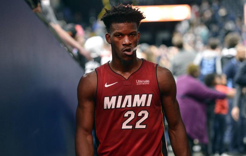 「火箭队」2K模拟季后赛首轮赛果：湖船晋级，独行侠火箭下克上，76人抢七过关