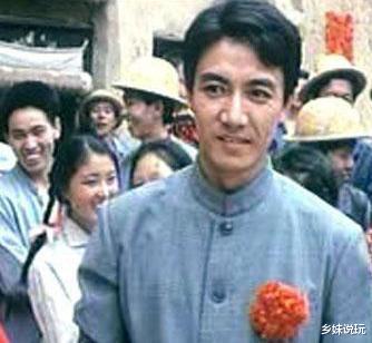 李幼斌|李幼斌：与24年原配离婚，娶3婚史兰芽，看看岳父是谁就明白了