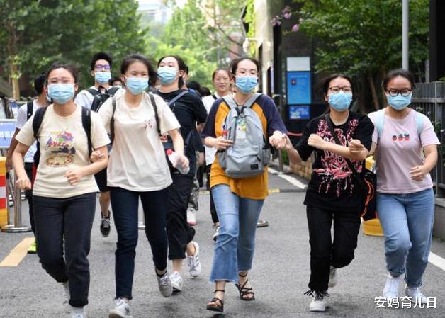 |高考440分左右的学生，可以选择这两所大学，毕业就能捧上铁饭碗