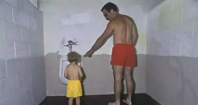 尿毒症@内科主任,一天排尿接近“这个数”,尿毒症可能离你还很远,不妨自测