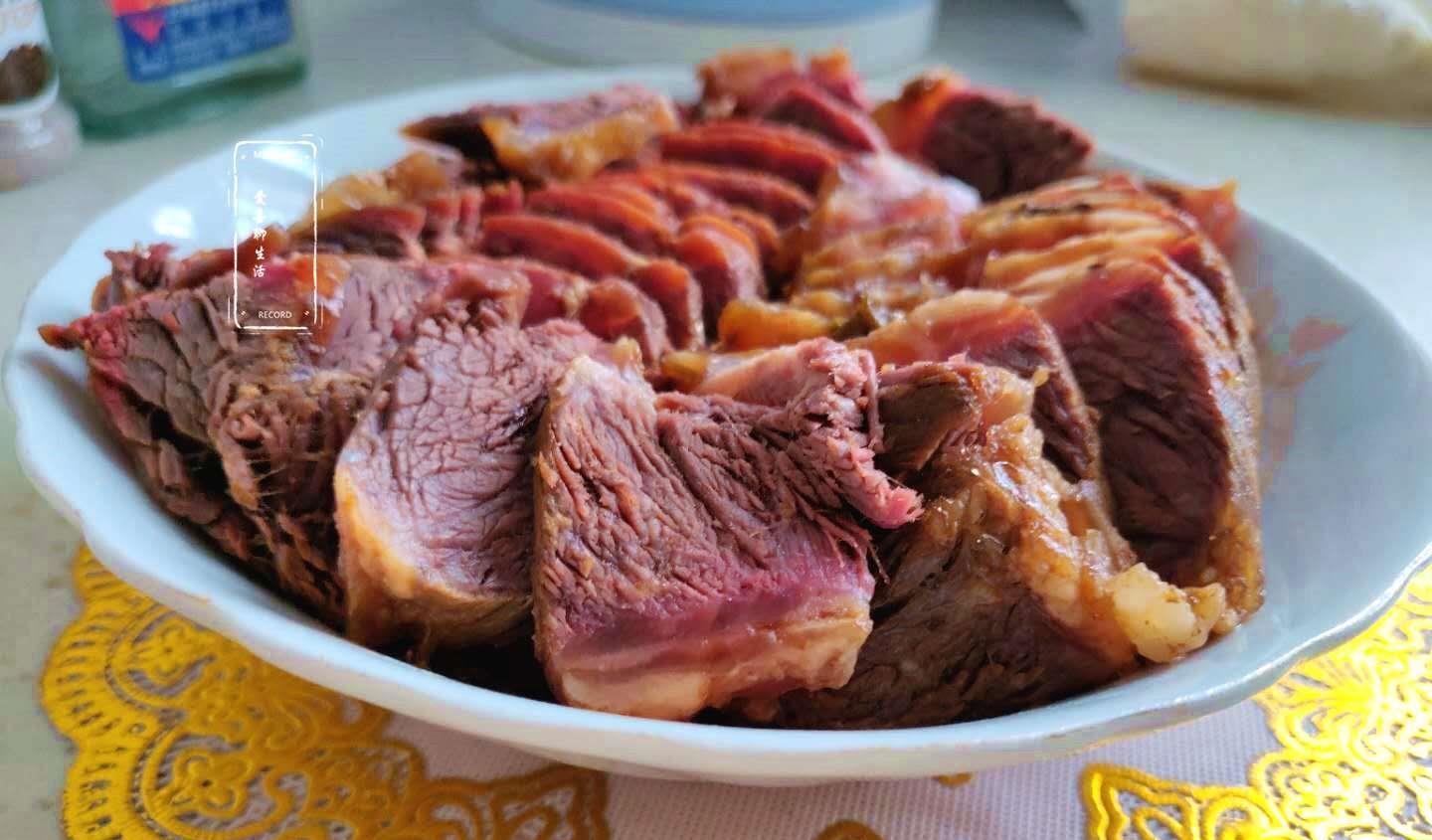 [酱牛肉]酱牛肉这样做，劲道不塞牙不干又不散，这是我家用了20多年的秘方