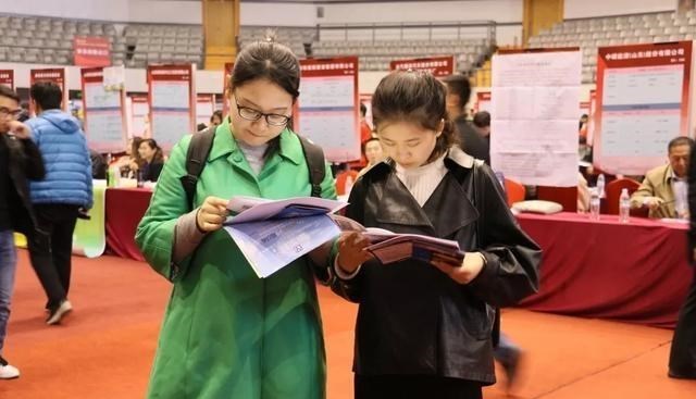 「高校」这6个专业已经泛滥成灾，高校盲目开设，毕业生供过于求！