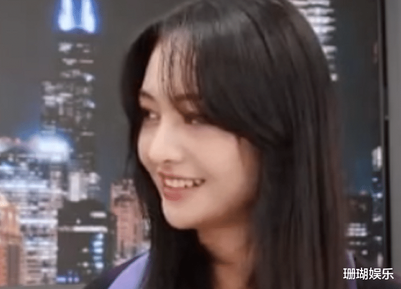 郑爽|郑爽长相“崩了”？28岁的她现身直播间，生图显现了真实状态