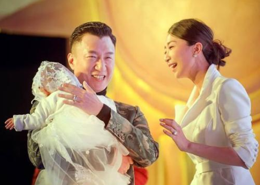 孙红雷|孙红雷：娶小15岁娇妻，用“阴谋”让妻子怀孕，如今又曝新情况