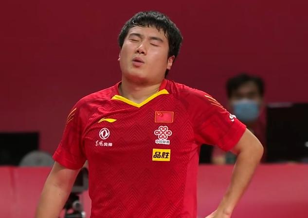 男乒|太猛了！男乒新王疯狂一板扫，21分钟轰3-0，国乒新星被打懵了
