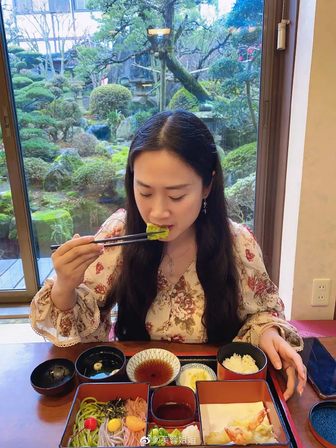 芙蓉姐姐|43岁芙蓉姐姐近照曝光: 从土肥圆到资产过亿，她凭什么？