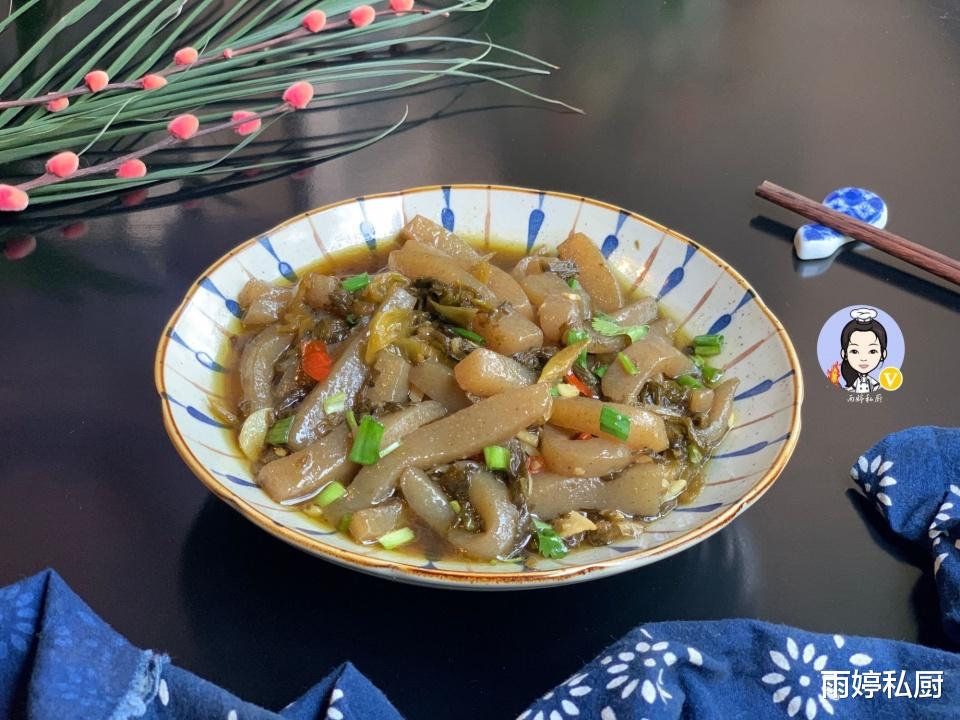 『豆腐』这菜长得丑，却被称为“清道夫”弹滑软嫩，天气越热越爱吃它