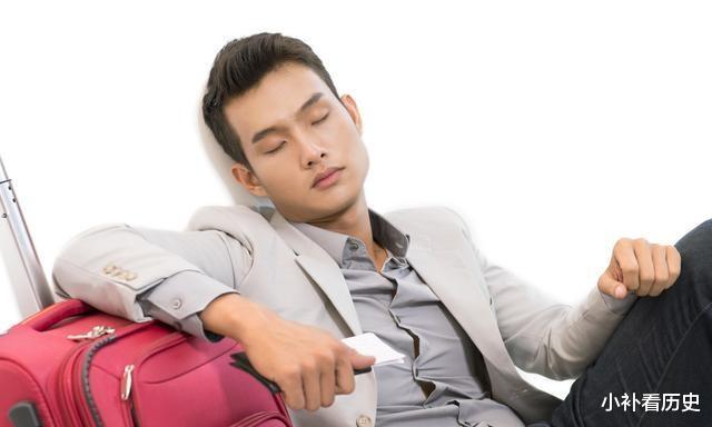 「体检」寿命短的男人，睡觉前有四个坏习惯，若你四个都有，提示该体检了