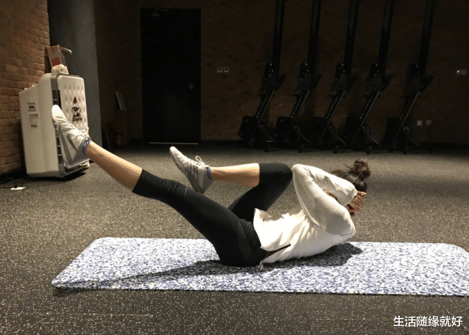 「跑步」男生做什么运动最快练出六块腹肌?掌握3招,榨干脂肪,网友:不敢相信