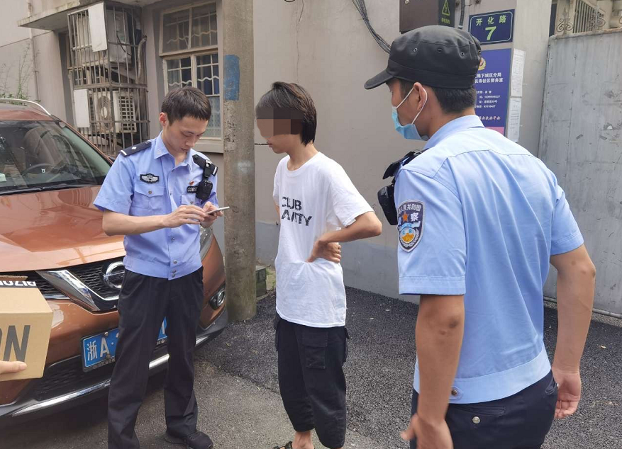 快递|快递车上的限量版球鞋不翼而飞,辅警凭一个小白点5小时破案!