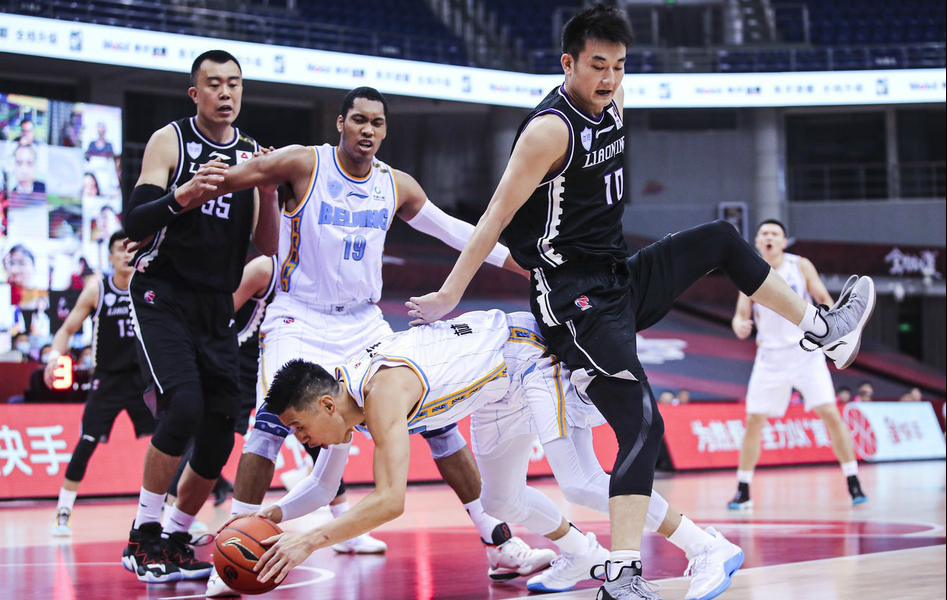 辽宁男篮■打法过时!郭士强落后时代,空熬白发
