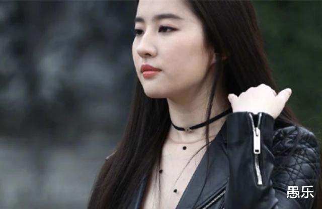 刘亦菲：刘亦菲已宣誓效忠美国！自称是“亚裔”？引无数网友怒怼！