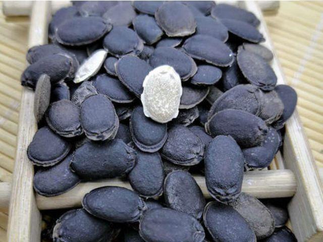 瓜子|用农村一种常见瓜的籽,治腰痛有奇效,15天就能赶跑“腰椎痛”