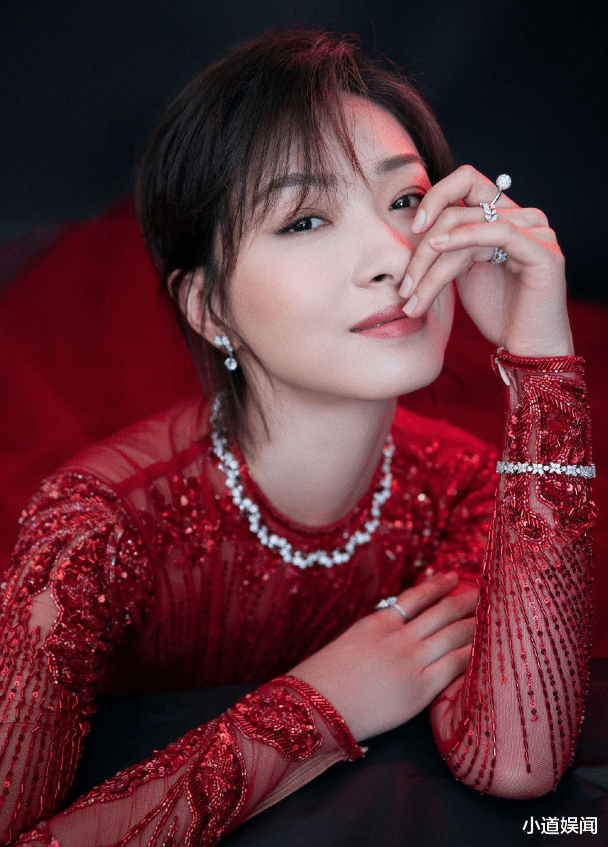 宋茜|金鹰节竞艳：宋茜翻车谭松韵最仙，关晓彤腰身粗壮生图精修判若两人！