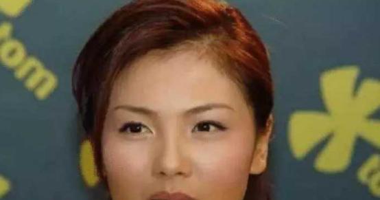 明星|艺人出道的“潮照”，认出一半我认输，考验“真爱粉”的时候到了