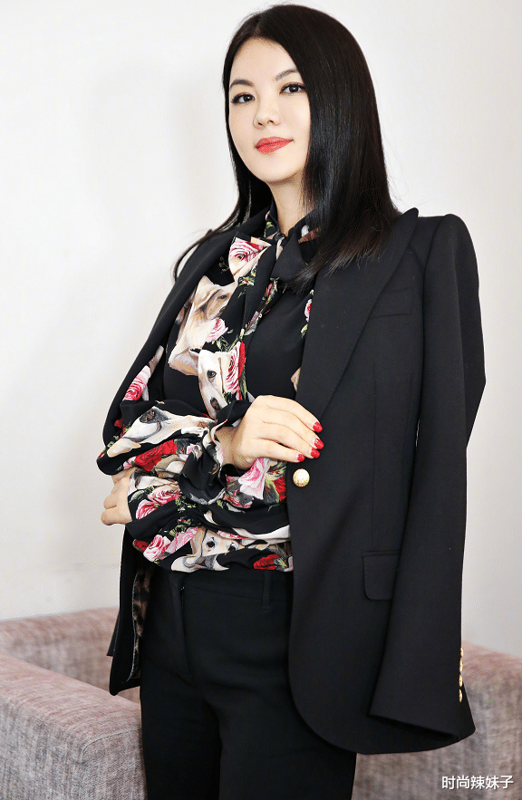 李湘|李湘减肥成功如“整容”,秒变18岁青春少女,王岳伦可真要惜福