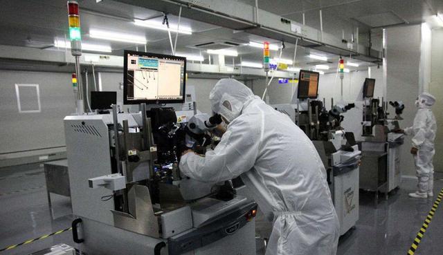 「芯片」“反扑”号角已吹响？中国芯片传来3个好消息，日本猝不及防