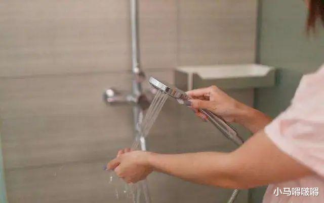 「心肌梗塞」53岁男子，心梗离世，提醒：人到中年，饭后2件事，尽量少做