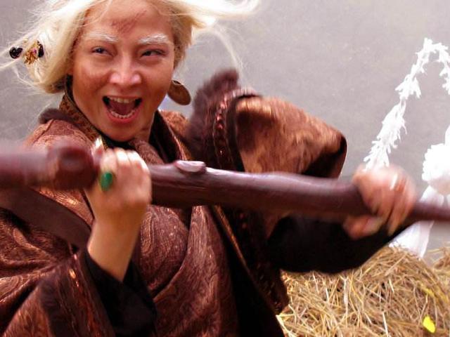 「」倚天屠龙记十大兵器,倚天剑屠龙刀非最强,一兵器成就绝世高手?