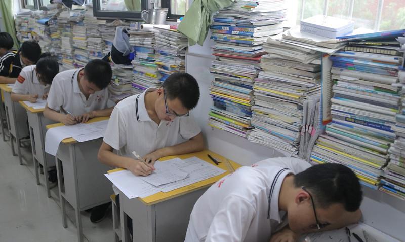 #考试#高考前解除紧张情绪，两步把心理调节到最佳状态，超常发挥不是梦