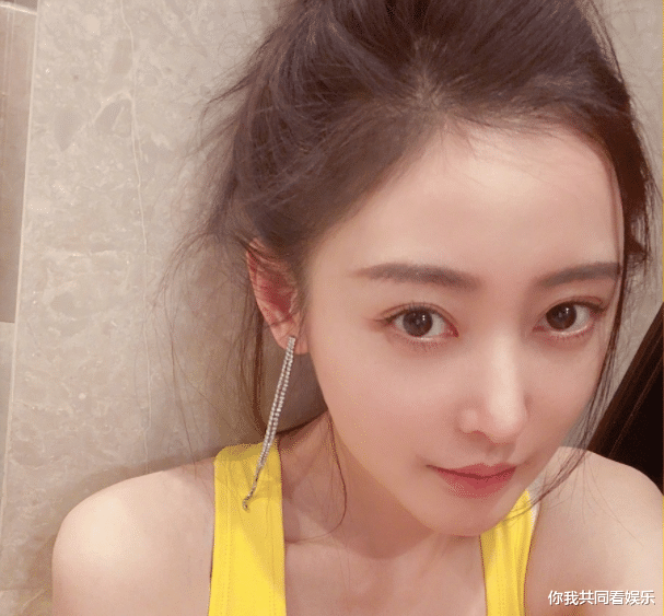 「张天爱」张天爱素颜录节目时，谁注意到了王大陆的表情，哥你能矜持点不？