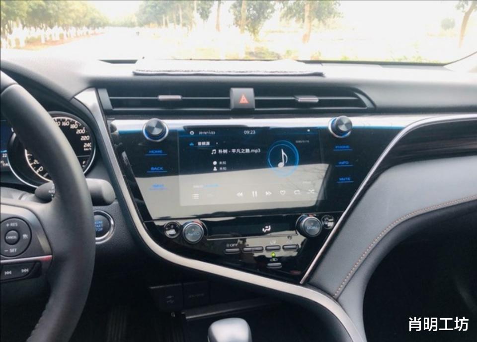 「丰田凯美瑞」凯美瑞和帕萨特差距有大多，修车师傅：开五年之后差距显而易见